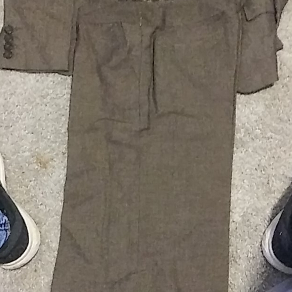 Suit - Picture 2 of 4